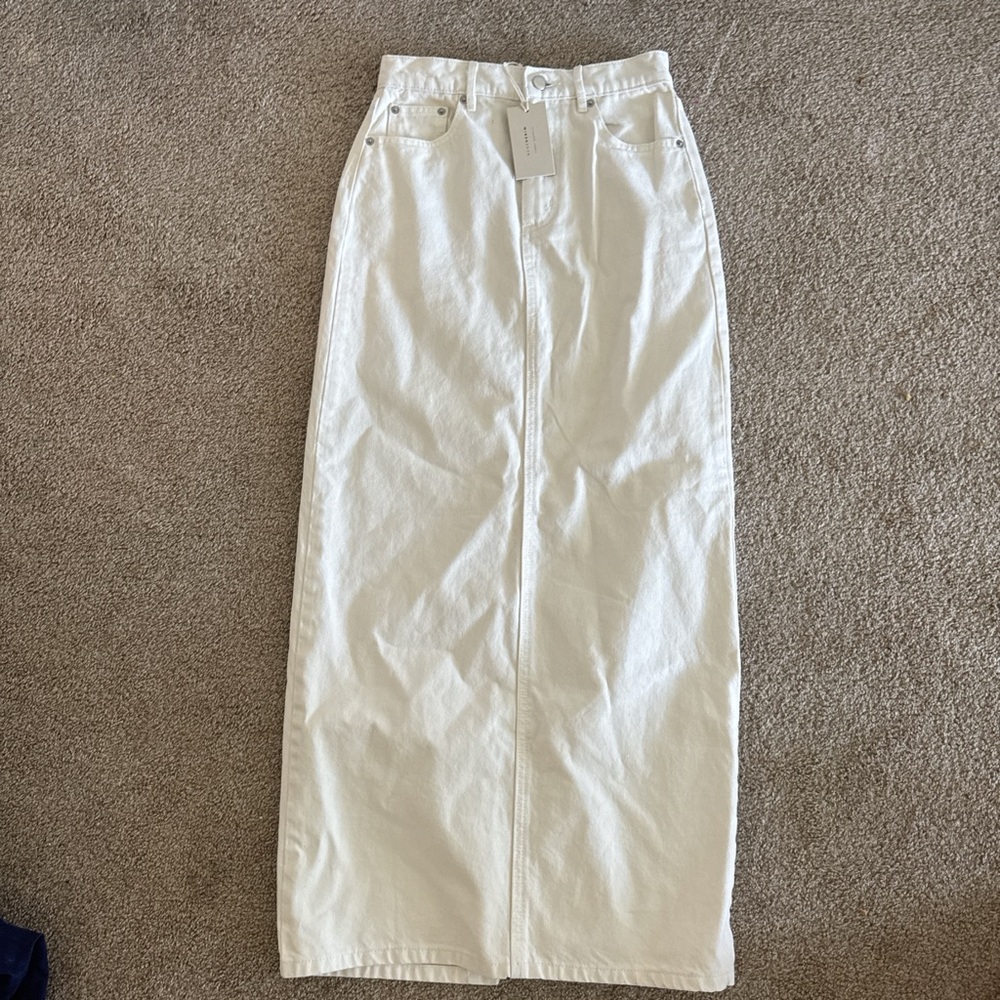 Nude denim 
Organic denim maxi skirt 
100% organic Cotton 
Mid Rise 
Size 24